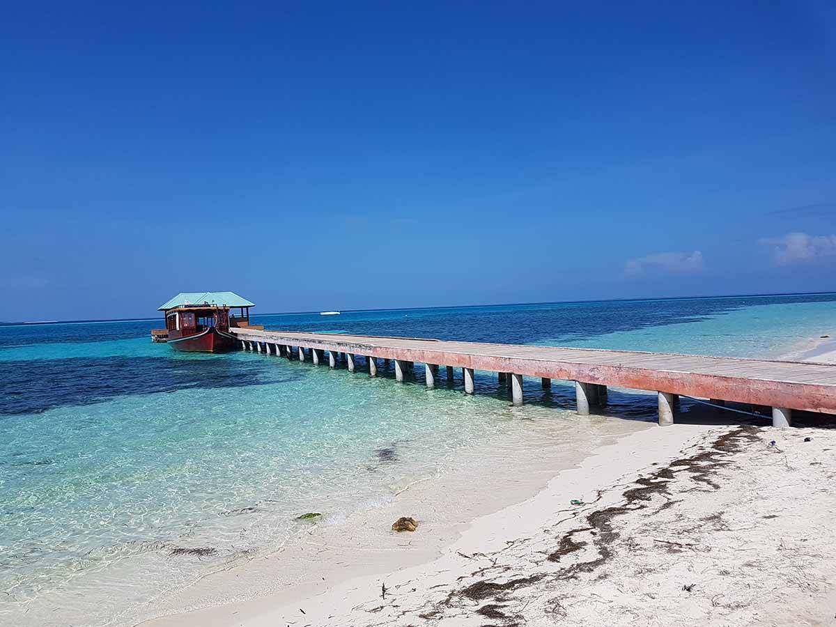 Anlegestelle des Dorfes Dhangethi. Foto: Ronald Keusch