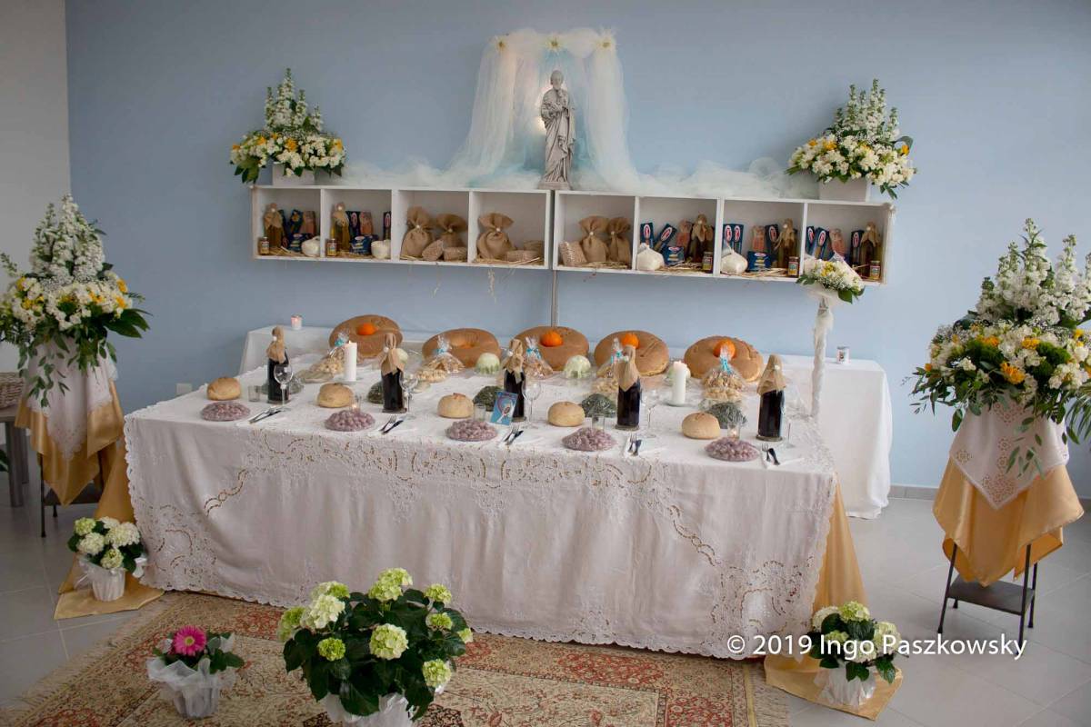 Eine Tafel mit fünf Heiligen. Foto: Ingo Paszkowsky