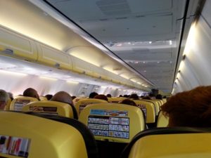 Ryanair: Obligatorische Sitzplatzreservierung für Erwachsene mit Kindern unter 12 Jahren 22 Ryanair: Obligatorische Sitzplatzreservierung für Erwachsene mit Kindern unter 12 Jahren