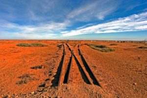 Abenteuer im Outback: Eine Reise durch Australiens Wildnis 13 Stillgelegte Gleisanlagen in der Wüste