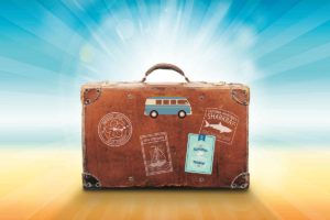 Warum Du eine Reiserücktrittsversicherung brauchst, bevor Du deinen nächsten Urlaub buchst 13 Koffer, reisen, Symbolfoto, Reisekoffer