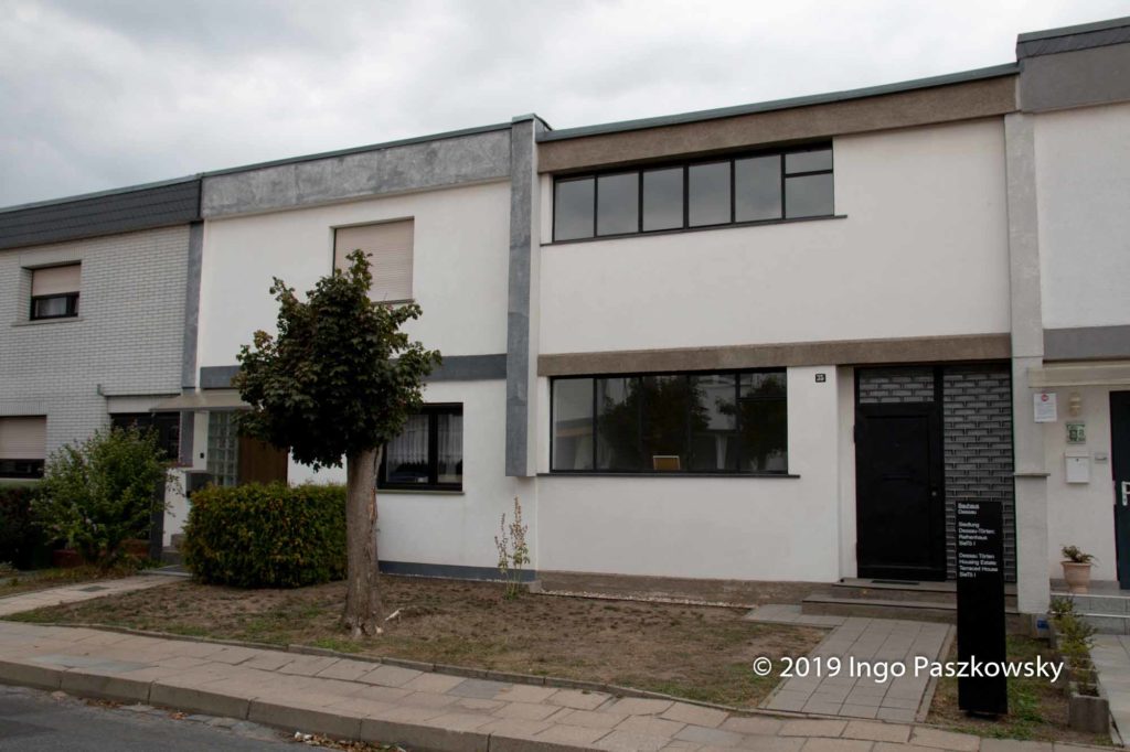 Siedlung Dessau Törten: Reihenhaus SieTö I. Nur wenige Häuser sind noch so ungefähr im Originalzustand / Foto: Ingo Paszkowsky