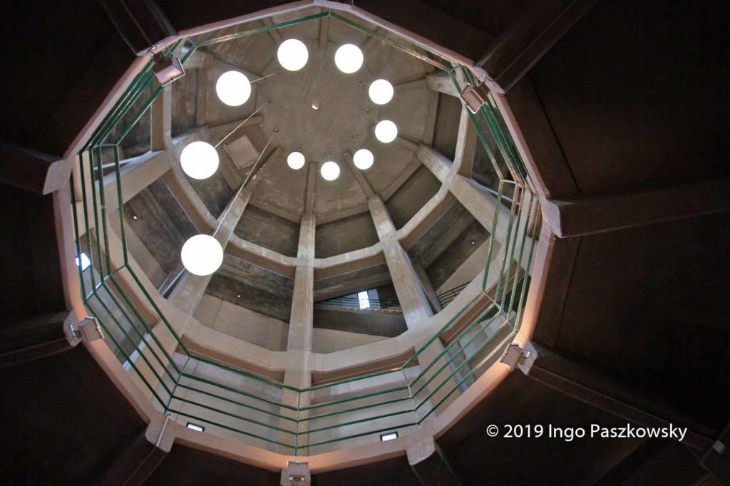 Wasserturm Halle Süd. Blick in die Kuppel