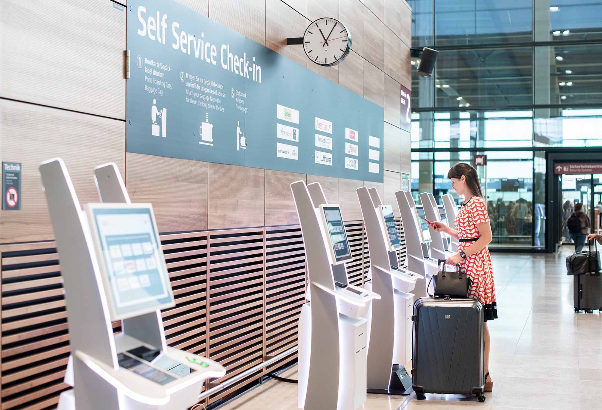 Flughafen Berlin Brandenburg BER Terminal 1 Self Service Check in 