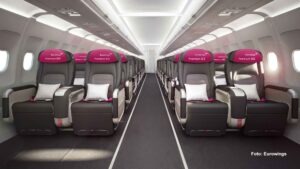 Sicht ins Flugzeug mit den Premium BIZ-Sitzen