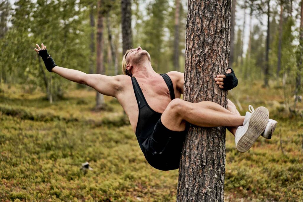 TreeHugging ist wieder angesagt: Weltmeisterschaft im Baum umarmen beginnt 7 weltreisendernet mait from estonia copyright eat shoot drive 250812