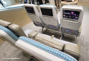 Wo sind die besten Sitzplätze im Flugzeug? 11 Rückseite der Sitze mit Bildschirmen